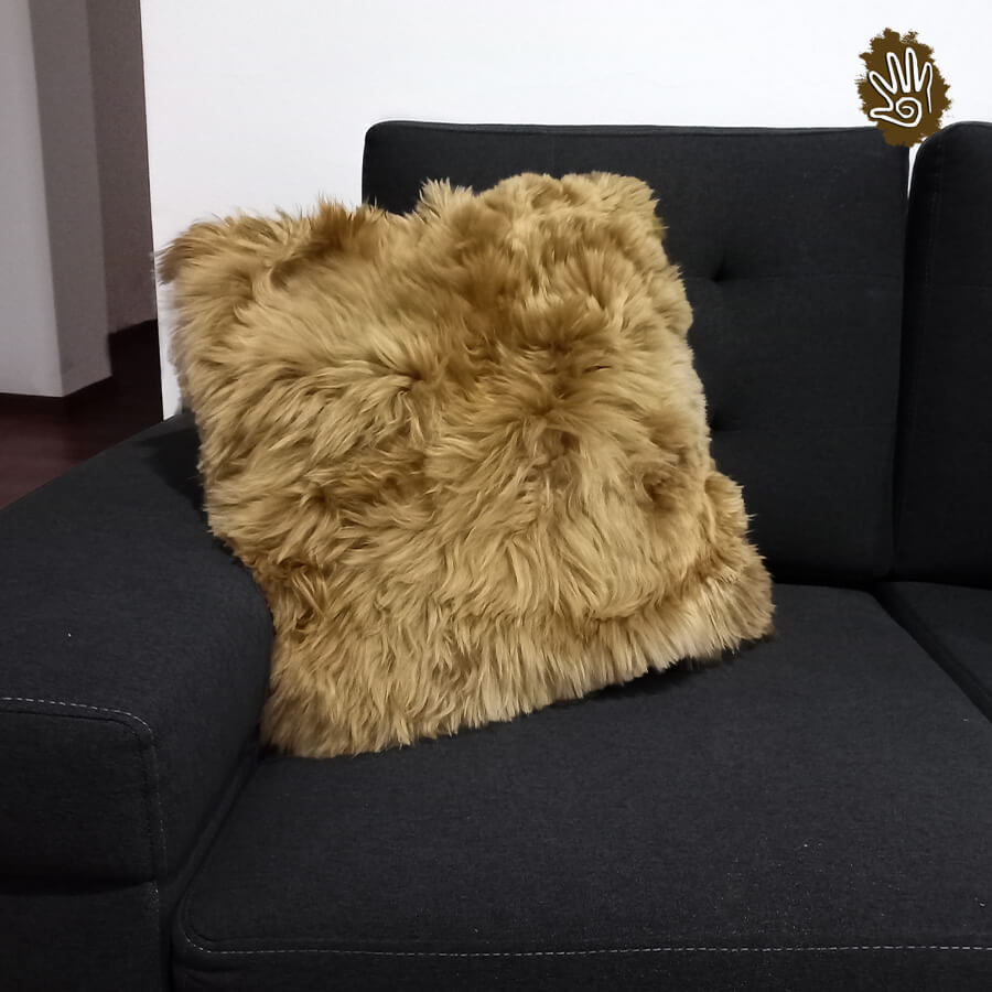 Real fur pillow cover - Image 4