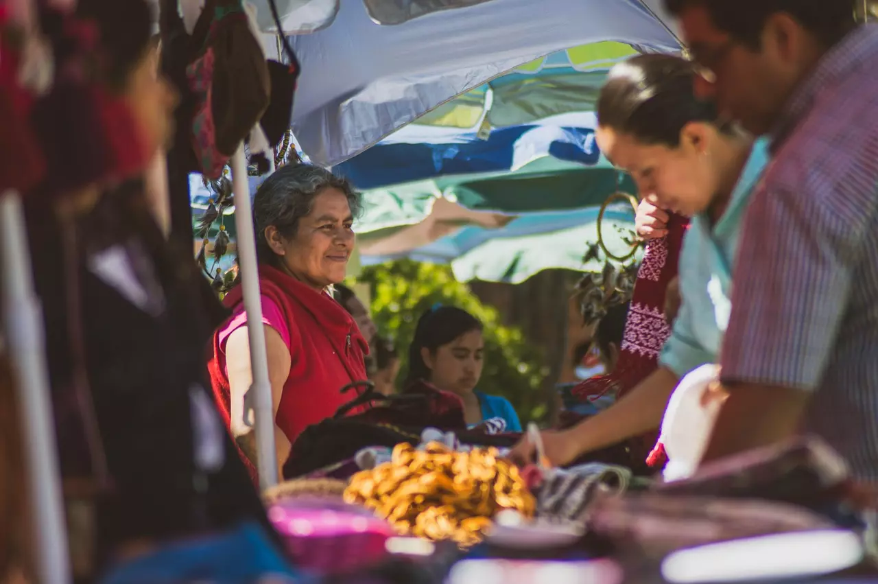 Peruvian Handicrafts Shine This Christmas: Rising Global Demand for Handmade Gifts from Peru
